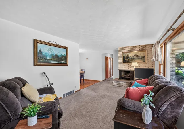 Photo 3 of Single family home for sale at 7538 Carmen Ave, Inver Grove Heights, MN 55076 | MLS# 7141370 | Listing updated on 2026-09-21