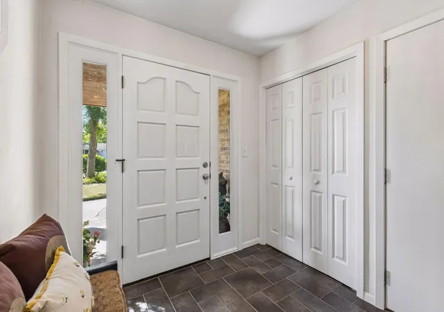 Photo 4 of Single family home for sale at 5170 Hemlock Ln N, Minneapolis, MN 55442 | MLS# 7141371 | Listing updated on 2026-09-16