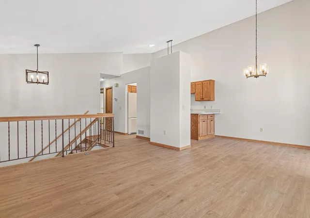 Photo 2 of Single family home for sale at 1547 Clemson Dr, Saint Paul, MN 55122 | MLS# 7141373 | Listing updated on 2026-10-14