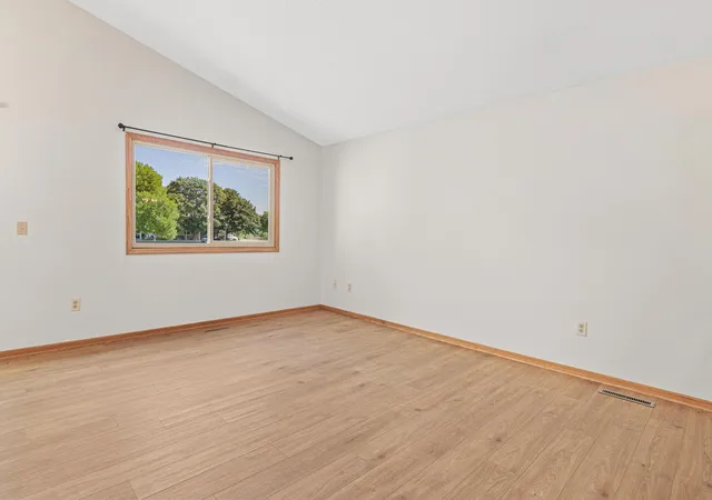 Photo 3 of Single family home for sale at 1547 Clemson Dr, Saint Paul, MN 55122 | MLS# 7141373 | Listing updated on 2026-10-14
