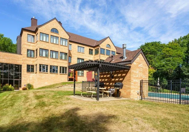 Condo for sale at 1830 Eagle Ridge Dr #1009, Saint Paul, MN 55118 | MLS# 7141377
