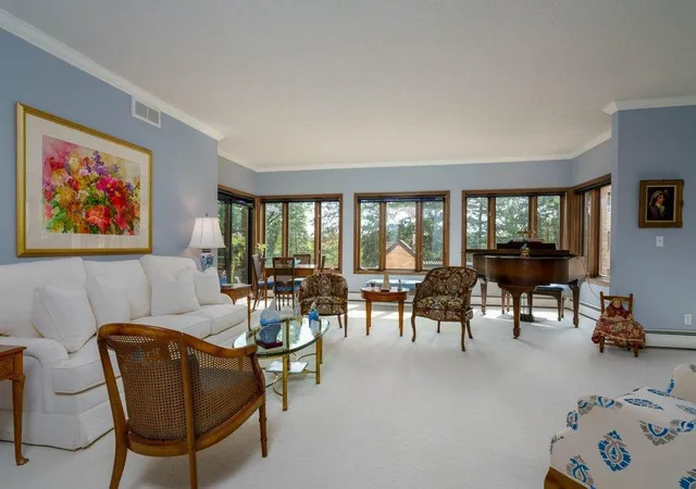Photo 4 of Condo for sale at 1830 Eagle Ridge Dr #1009, Saint Paul, MN 55118 | MLS# 7141377 | Listing updated on 2026-09-17