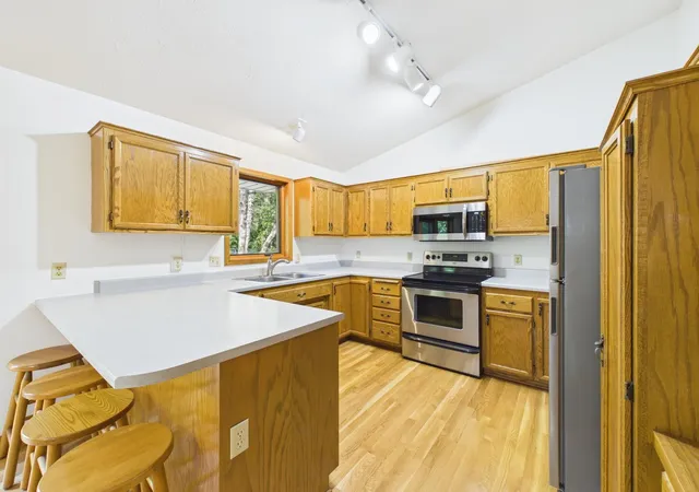 Photo 3 of Single family home for sale at 1952 Park Ridge Ct, Chaska, MN 55318 | MLS# 7141395 | Listing updated on 2026-10-08