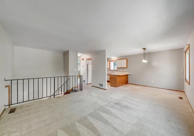 Photo 3 of Sale Pending at 800 Hawthorne Ave E, Saint Paul, MN 55106 | MLS# 7141419 | Listing updated on 2026-09-15