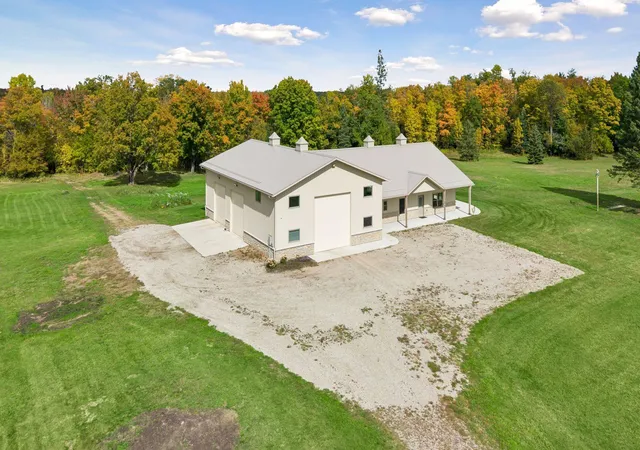 Photo 3 of Single family home for sale at 19184 State Hwy 27, Mc Gregor, MN 55760 | MLS# 7141449 | Listing updated on 2026-10-07