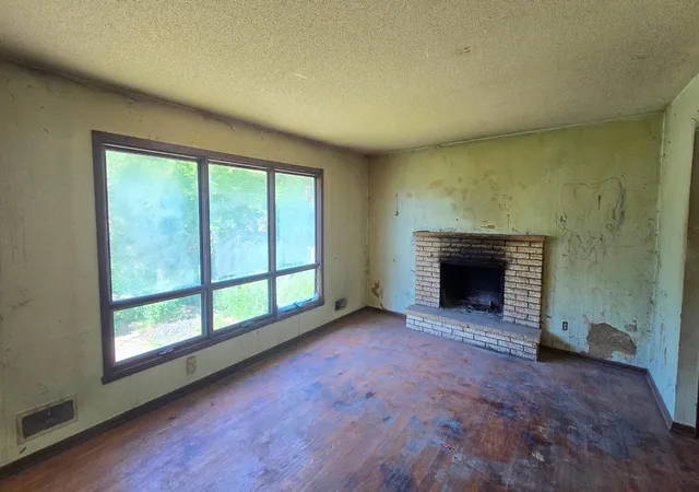 Photo 3 of Single family home for sale at 2937 Chippewa Ave, Saint Paul, MN 55109 | MLS# 7141464 | Listing updated on 2026-10-08