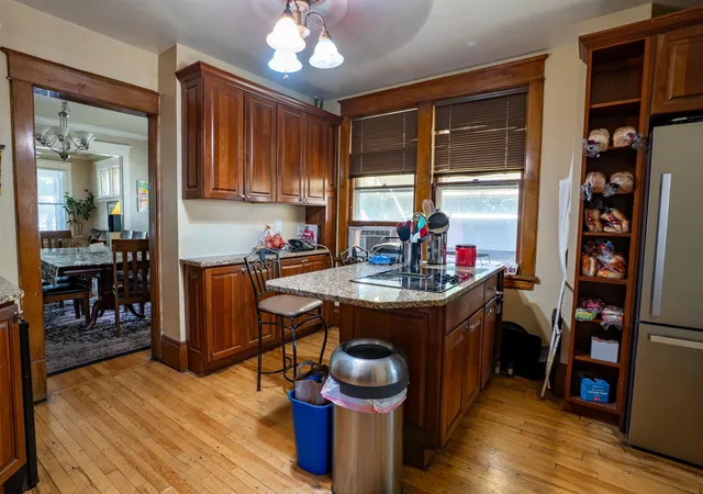 Listing Photo 5 - Condo for sale in building located at 1489 Sherburne Ave, Saint Paul, MN 55104