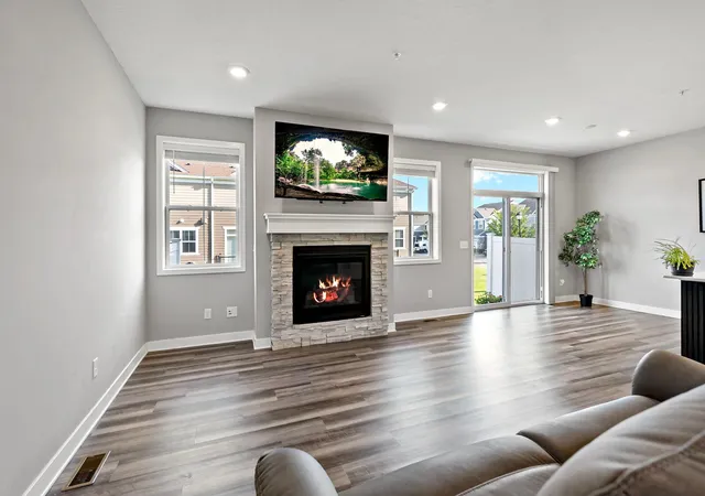 Photo 4 of Single family home for sale at 18384 Glastonbury Dr, Lakeville, MN 55044 | MLS# 7141535 | Listing updated on 2026-09-23