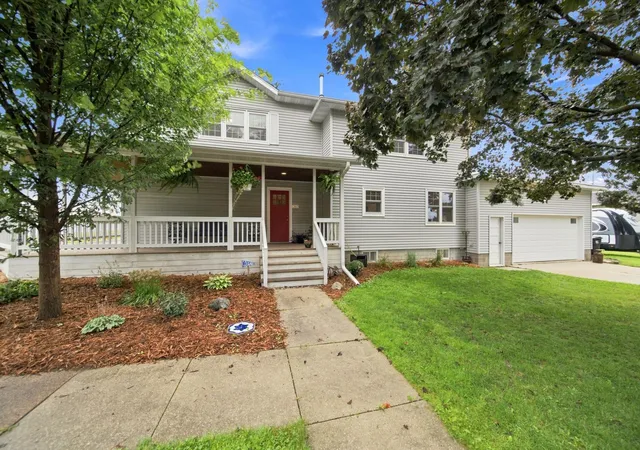 Photo 1 of Single family home for sale at 202 Maple St S, Mabel, MN 55954 | MLS# 7141555 | Listing updated on 2026-09-14