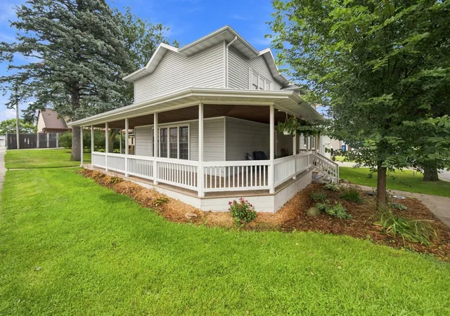 Photo 2 of Single family home for sale at 202 Maple St S, Mabel, MN 55954 | MLS# 7141555 | Listing updated on 2026-09-14