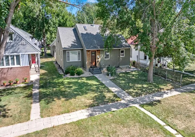 Photo 2 of Single family home for sale at 404 Walnut St, Marshall, MN 56258 | MLS# 7141565 | Listing updated on 2026-09-21
