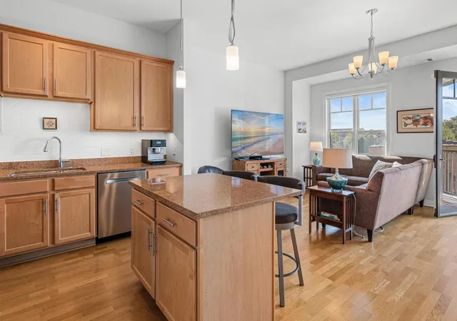Photo 2 of Condo for sale at 370 Marshall Ave #401, Saint Paul, MN 55102 | MLS# 7141571 | Listing updated on 2026-10-20