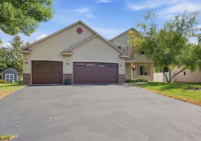 Single family home for sale at 5901 Cardinal Ridge Trl SE, Prior Lake, MN 55372 | MLS# 7141588