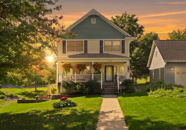 Photo 3 of Single family home for sale at 1402 4th Street N, Stillwater, MN 55082 | MLS# 7141594 | Listing updated on 2026-09-21