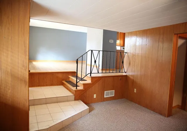 Photo 3 of Sale Pending at 1825 Woodcrest Dr, Saint Paul, MN 55119 | MLS# 7141600 | Listing updated on 2026-10-22