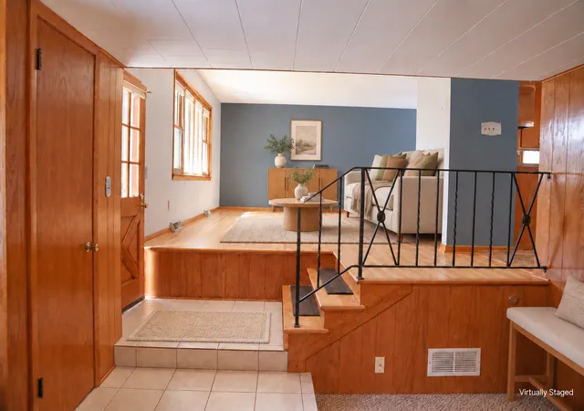 Photo 4 of Sale Pending at 1825 Woodcrest Dr, Saint Paul, MN 55119 | MLS# 7141600 | Listing updated on 2026-10-22