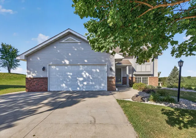 Photo 2 of Single family home for sale at 18978 Excalibur Trl, Farmington, MN 55024 | MLS# 7141614 | Listing updated on 2026-09-16