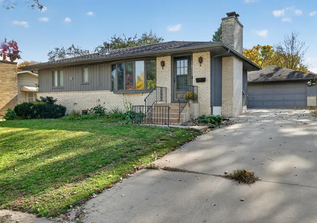 Photo 2 of Single family home for sale at 1822 35th Street Nw, Rochester, MN 55901 | MLS# 7141641 | Listing updated on 2026-10-19