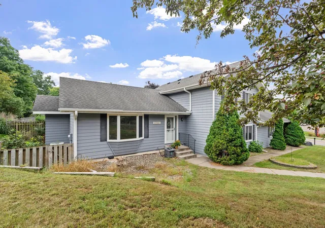 Photo 3 of Single family home for sale at 17161 S Shore Ln, Eden Prairie, MN 55346 | MLS# 7141674 | Listing updated on 2026-09-21
