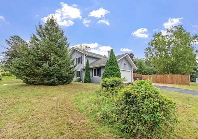 Photo 3 of Single family home for sale at 17161 S Shore Ln, Eden Prairie, MN 55346 | MLS# 7141674 | Listing updated on 2026-09-21