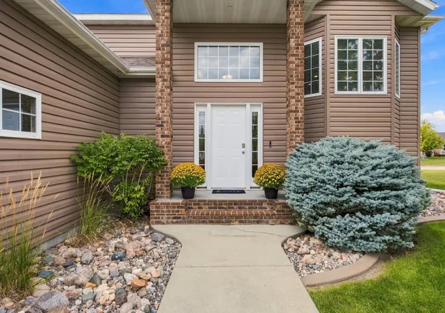 Photo 3 of Single family home for sale at 1840 35th Street Cir S, Moorhead, MN 56560 | MLS# 7141678 | Listing updated on 2026-09-19
