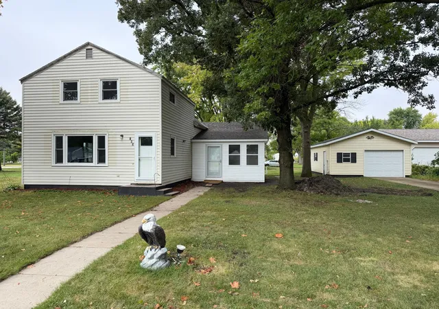 Photo 1 of Single family home for sale at 203 4th Street S, De Graff, MN 56271 | MLS# 7141682 | Listing updated on 2026-09-19