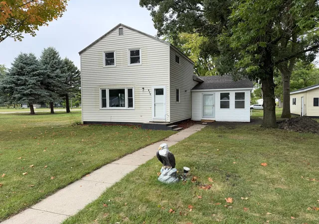 Photo 3 of Single family home for sale at 203 4th Street S, De Graff, MN 56271 | MLS# 7141682 | Listing updated on 2026-09-19