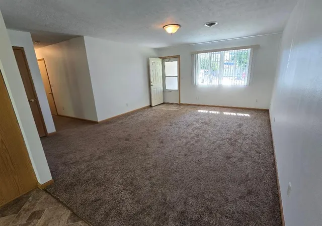 Photo 3 of Townhouse for sale at 163 Ridgeview Dr, Pipestone, MN 56164 | MLS# 7141728 | Listing updated on 2026-09-14