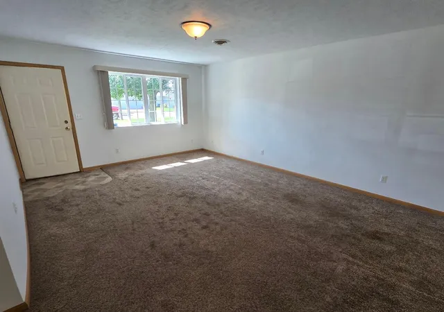 Photo 4 of Townhouse for sale at 163 Ridgeview Dr, Pipestone, MN 56164 | MLS# 7141728 | Listing updated on 2026-09-14