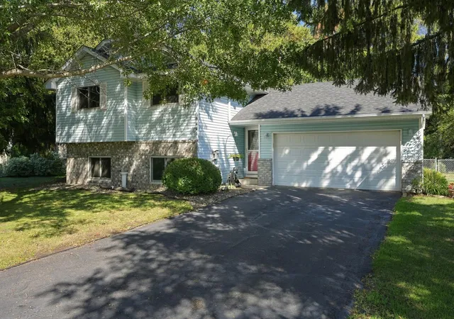 Photo 3 of Single family home for sale at 9441 Hames Ave S, Cottage Grove, MN 55016 | MLS# 7141766 | Listing updated on 2026-10-01