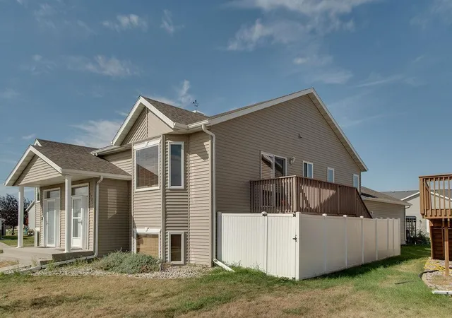 Photo 3 of Townhouse for sale at 4793 Harvest Dr S, Fargo, ND 58104 | MLS# 7141772 | Listing updated on 2026-09-18