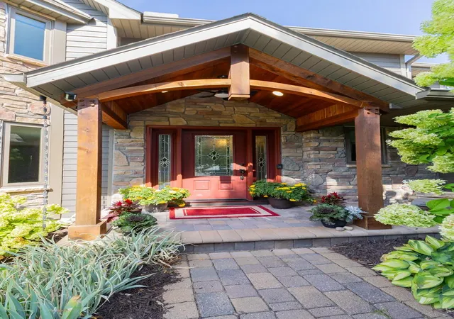 Photo 3 of Single family home for sale at 8610 Valley View Ct, Chanhassen, MN 55317 | MLS# 7141786 | Listing updated on 2026-09-19