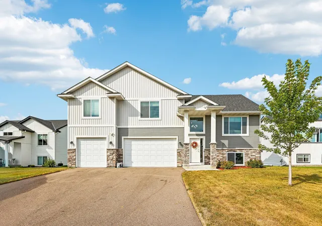 Photo 1 of Single family home for sale at 1609 11th Street Ne, Buffalo, MN 55313 | MLS# 7141796 | Listing updated on 2026-10-07