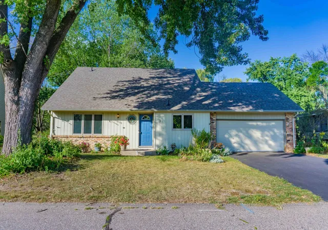 Photo 2 of Single family home for sale at 110105 Arboretum Way, Chaska, MN 55318 | MLS# 7141798 | Listing updated on 2026-09-13