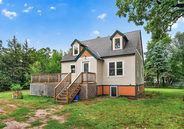 Photo 1 of Single family home for sale at 435 Bluff St, Clearwater, MN 55320 | MLS# 7141823 | Listing updated on 2026-09-15