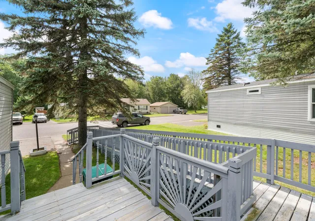 Photo 3 of Single family home for sale at 3 Coban Dr, Duluth, MN 55808 | MLS# 7141857 | Listing updated on 2026-10-02