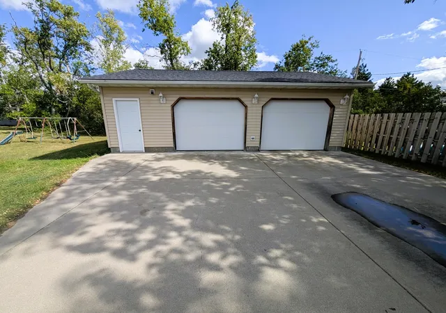 Photo 2 of Single family home for sale at 216 Stoner Ave Se, Bemidji, MN 56601 | MLS# 7141868 | Listing updated on 2026-10-06