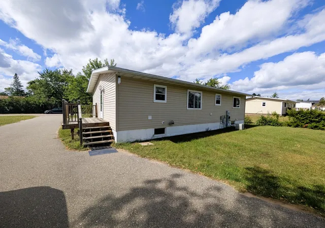 Photo 3 of Single family home for sale at 216 Stoner Ave Se, Bemidji, MN 56601 | MLS# 7141868 | Listing updated on 2026-10-06