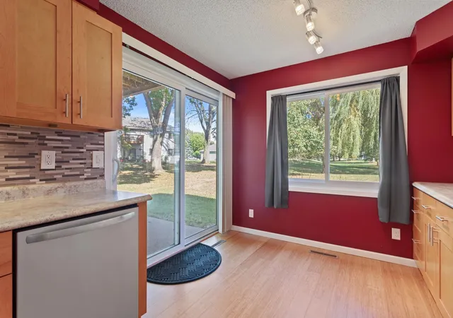 Listing Photo 4 - Condo for sale in building located at 4334 Evergreen Dr, Saint Paul, MN 55127
