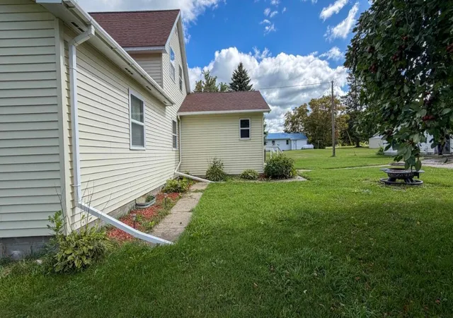 Photo 3 of Single family home for sale at 356 Oak St, Gonvick, MN 56644 | MLS# 7141895 | Listing updated on 2026-09-29