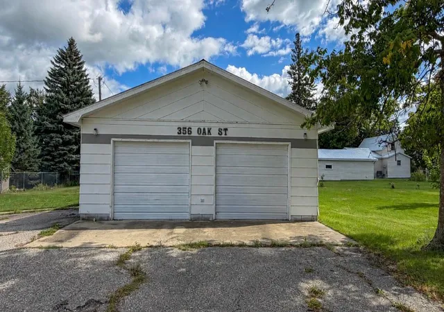 Photo 4 of Single family home for sale at 356 Oak St, Gonvick, MN 56644 | MLS# 7141895 | Listing updated on 2026-09-29