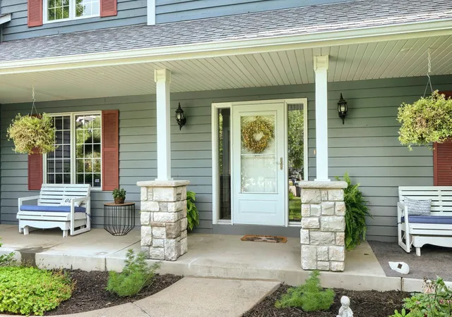Photo 3 of Single family home for sale at 17141 Jefferson Ct, Lakeville, MN 55044 | MLS# 7141897 | Listing updated on 2026-09-21