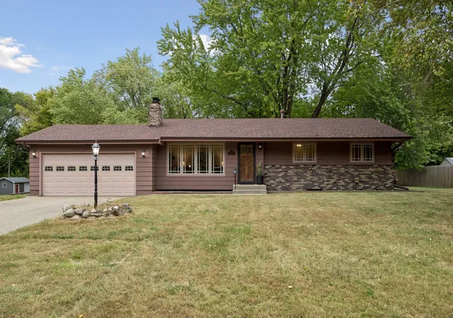 Photo 3 of Single family home for sale at 18910 Harrogate Dr, Eden Prairie, MN 55346 | MLS# 7141899 | Listing updated on 2026-10-09