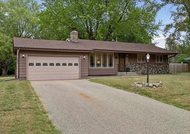 Photo 3 of Single family home for sale at 18910 Harrogate Dr, Eden Prairie, MN 55346 | MLS# 7141899 | Listing updated on 2026-09-21