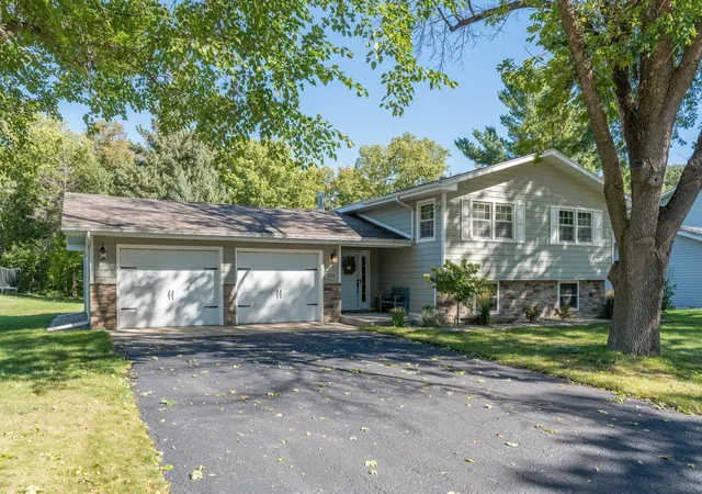 Photo 1 of Sale Pending at 204 Viking Dr, Mankato, MN 56001 | MLS# 7141912 | Listing updated on 2026-09-29