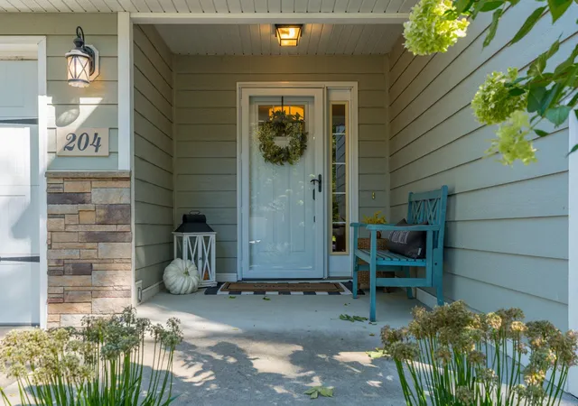 Photo 2 of Sale Pending at 204 Viking Dr, Mankato, MN 56001 | MLS# 7141912 | Listing updated on 2026-09-29