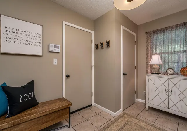 Photo 3 of Sale Pending at 204 Viking Dr, Mankato, MN 56001 | MLS# 7141912 | Listing updated on 2026-09-29