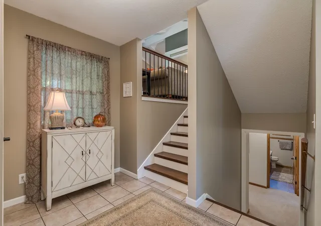 Photo 4 of Sale Pending at 204 Viking Dr, Mankato, MN 56001 | MLS# 7141912 | Listing updated on 2026-09-29
