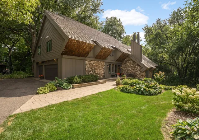 Photo 1 of Single family home for sale at 694 Maple Park Dr, Saint Paul, MN 55118 | MLS# 7141927 | Listing updated on 2026-09-20