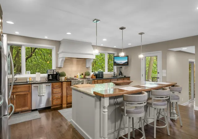 Photo 4 of Single family home for sale at 694 Maple Park Dr, Saint Paul, MN 55118 | MLS# 7141927 | Listing updated on 2026-09-20